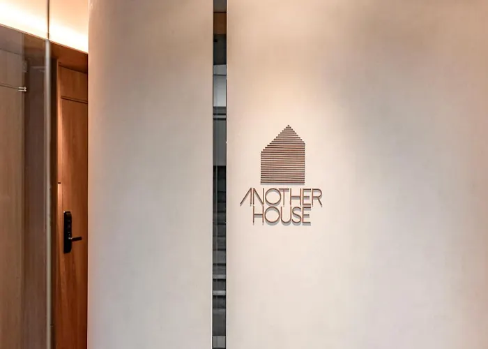 Another House - Women Only Капсульный отель